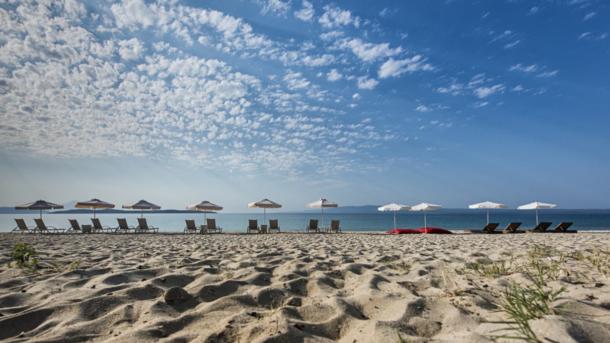 THE BEACH – Develikia Private Villas (Greece)